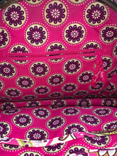 Load image into Gallery viewer, VERA BRADLEY LADIES VERY BERRY PAISLEY ELOISE KISSLOCK PURSE