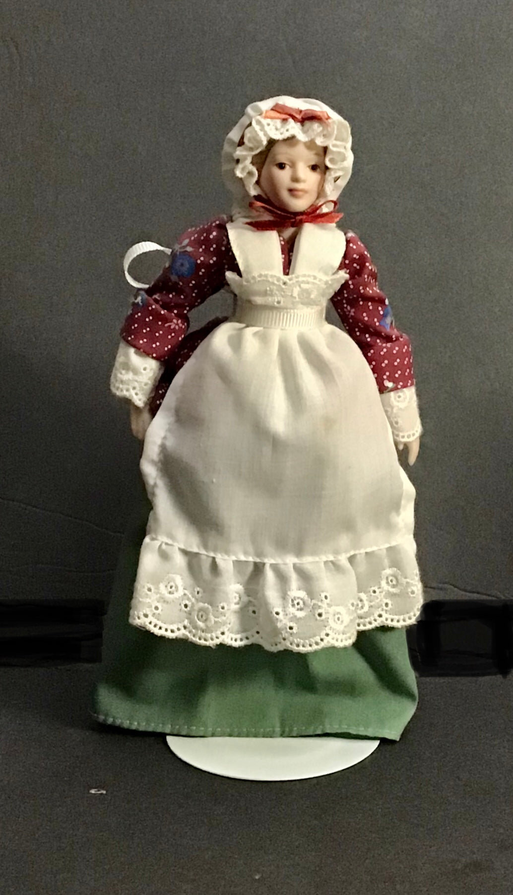 1987 Vintage Porcelain Doll From Avon Fashion of American Times.